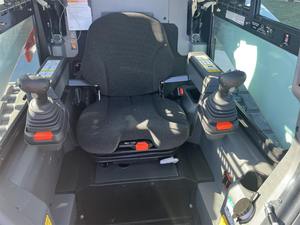 2024 T86 meilleure offre chargeuse compacte chargeuse frontale sur chenilles avec noyau moteur moteur roulement pompe composants de boîte de vitesses - Product Image 2