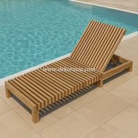 Chaise longue moderne d'extérieur réglable en teck avec design à lattes pour mobilier de patio de piscine, hôtel et villa
