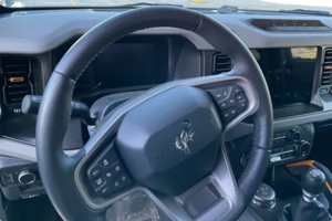 พร้อมขับขี่ - รถพวงมาลัยซ้ายมือสอง |   พวงมาลัยขวา |   ฟอร์ด บรองโก แบดแลนด์ส ปี 2021 แบบ 4 ประตู เกียร์ 7 สปีด - Product Image 2