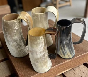 แก้วมักลายวัวดื่มแบบไวกิ้งพร้อมด้ามจับดีไซน์หรูหราเครื่องดื่มร้อนและเย็นแกะสลักตามสั่ง100% - Product Image 3