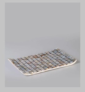 Bandeja de Resina Artesanal con Incrustaciones de Nácar, Vajilla Moderna de Lujo para Cocina, Fácil de Limpiar, 10x12 Pulgadas - Product Image 6