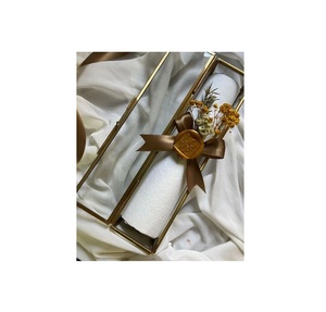 Luxueuse boîte de défilement en verre métallique d'inspiration victorienne avec un savoir-faire de haute qualité pour les intérieurs classiques et modernes - Product Image 1