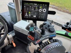 รถแทรกเตอร์ล้อใหม่ Fendt 1050 Vario 4x4 พร้อมขาย ใช้งานได้ในฟาร์ม รถแทรกเตอร์มือสอง กำลังเครื่องยนต์ 45-120 แรงม้า ใช้เชื้อเพลิงดีเซล รถแทรกเตอร์ขนาดเล็ก ยี่ห้อ Claas - Product Image 4