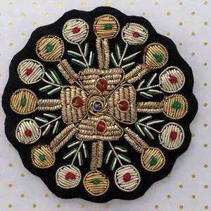 Corona abeja corazón bordado insignias hecho a mano India seda alambre parche broche con cuentas diamante bordado apliques costura - Product Image 5