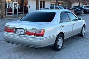 รถยนต์โตโยต้า คราวน์ รอยัล ซาลูน ปี 2000 สภาพดี ราคาคุ้มค่า พร้อมส่ง - Product Image 5