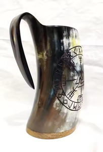 Tasses en corne authentiques fabriquées à la main avec des verres vikings à motif solide par Crescent Crafts pour une expérience unique par crescent crafts - Product Image 3