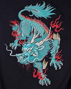 เสื้อฮู้ดลายกราฟิกผู้ชายแนวสตรีทปักลายมังกร - Product Image 2