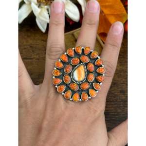 Bague ajustable en argent sterling avec opale sertie à la main – Bijou tendance pour le quotidien - Product Image 2