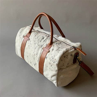 Bolsa de Viaje de Golf de Cuero PU Hecha a Mano - Bolsa de Equipaje Resistente al Agua de Primera Calidad para Uso en Exteriores con Cierre de Cremallera y Diseño de Rayas/Animales