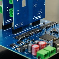 Assemblage de circuits imprimés automobiles personnalisés de haute qualité double face avec service complet PTH OEM Base en aluminium de qualité italienne certifiée ROHS
