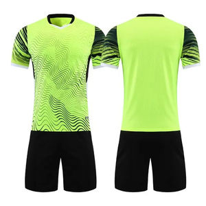 Maillots d'équipe de football en gros uniformes de football personnalisés vêtements de sport en polyester à séchage rapide respirant uniformes de football en gros - Product Image 4