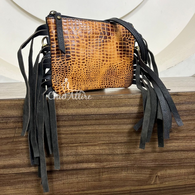 Wholesale Fashion Women's Casual Unique Trendy Genuine Cowhide Leather Mini Handbag Purse Crocodile Pattern Fringe Crossbody Bag
