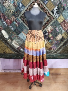 Sari en soie fait à la main indien Vintage bohème imprimé Patchwork femmes couches jupes - Product Image 2