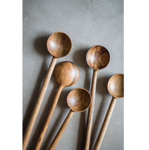 Cuchara de madera artesanal con incrustaciones de ágata natural Utensilio de cocina único para servir y estilo - Product Image 1