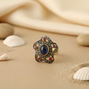 แหวนค็อกเทลพลอยไพลินและทับทิมสำหรับผู้หญิง ชุบทอง ดีไซน์วินเทจทันสมัย ประดับทองแดง - Product Image 1