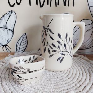 เหยือกน้ำเรซินโพลีเอสเตอร์พร้อมลวดลายหมุนสำหรับห้องครัวของขวัญคริสต์มาสดีไซน์คลาสสิกแอปริคอท - Product Image 5