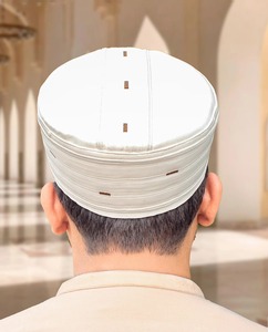 Casquette de prière cousue pour hommes de qualité supérieure imperméable avec un savoir-faire fin, parfaite pour les sports de plein air et les événements religieux du Ramadan - Product Image 6