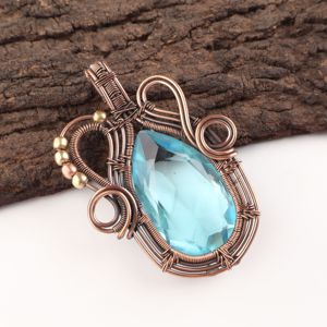 Colgante de Moda con Gema de Topacio Azul Cielo en Forma de Pera, Envuelto en Alambre de Cobre Plateado, Diseño de Collar Azul Océano - Product Image 3
