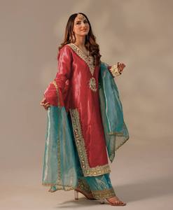 Ensemble Salwar Kameez, élégant, moderne et traditionnel, en filet sergé doux et en soie avec viscose, prêt à être expédié pour les événements festifs - Product Image 3