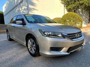 Precio bajo, Honda Accord LX 2013 usado en venta - Product Image 1