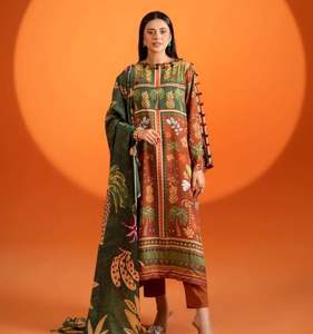 Ssumaira's Premium Luxury Viscose Digital Print Dress pour femme Ensemble 3 pièces - Product Image 4