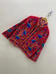 Chaqueta de Mujer Talla Grande con Cuello Mandarín, Manga Larga, Bordado Floral y Terciopelo Rojo para Primavera - Product Image 3