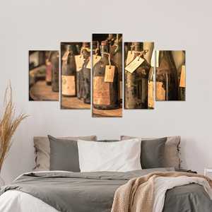 Toile imprimée avec des bouteilles de vin vintage : décoration élégante pour bar, lot de 5 toiles assorties - Product Image 1