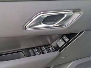 LIMPIA 2025 L a n d R o R v e r a n g e R o v e r Velar Dynamic SE - Product Image 2