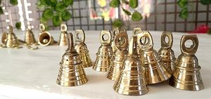 Cloches de Noël en métal peint Ornements de vacances colorés pour la maison ou le bureau Grande cloche suspendue de Noël en métal au coût le plus bas - Product Image 3