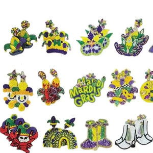 Combinaciones de Colores Festivos Brillantes, Pendientes 100% Hechos a Mano con Bordado de Cuentas, Diseños Auténticos del Festival de Mardi Gras, Hechos en India - Product Image 1