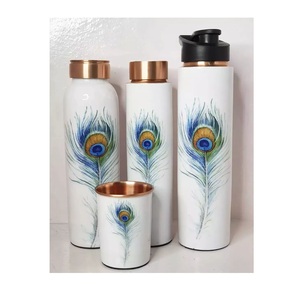 Botella de Cobre Puro Hecha a Mano, Diseñada para Uso Diario, con Beneficios Naturales de Desintoxicación y Acabado Pulido Elegante y Duradero - Product Image 6