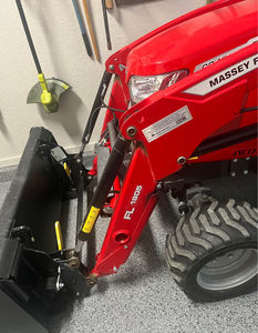 Tractor de Ruedas Usado AGCO Massey Ferguson 399 4WD de 50 HP con Transmisión de Engranajes, con Informe y 2 Años de Garantía - Origen Ontario - Product Image 2