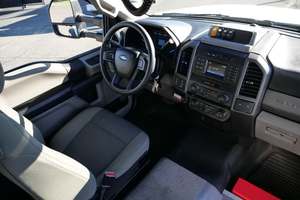 Excelente Ford F-450 Super Duty 2018 Blanco con Llantas de Aleación R20 Izquierdas, BiDiésel, Asientos de Tela, Sistema de Navegación, Arranque Remoto y Techo Solar - Product Image 6