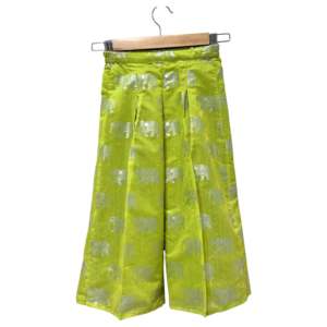 Ensemble 2 pièces tendance pour femme : haut brodé sans manches à col licou et pantalon palazzo vert citron – Tenue de soirée élégante pour l'été - Product Image 4