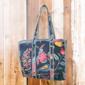 Sac fourre-tout en coton matelassé bohème vintage fait à la main, léger, avec poches intérieures, fermeture à glissière - Design de fruits noirs, hiver - Product Image 2