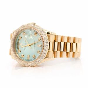PJ Montre à quartz pour hommes d'affaires en moissanite, or jaune, cadran bleu, date, lunette en diamant baguette, logo personnalisé, vente en gros de marque privée - Product Image 5