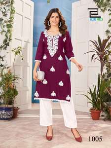 Hermosa Kurti Chikankari de Rayón, Material Suave y Ligero, Diseño Étnico Moderno, Perfecta para el Uso Diario de Mujeres, por Exportación - Product Image 6