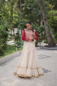 Navratri Wear Kora algodón con Kutchi Gamthi bordado Lehenga Choli mujer moda fabricante y proveedor de la India - Product Image 4