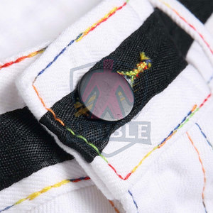 กางเกงยีนส์ขาสั้นน้ำหนักเบา ขายส่ง คุณภาพดี สวมใส่สบาย ระบายอากาศได้ดี เป็นมิตรกับสิ่งแวดล้อม เอวยางยืด ผู้ชาย บริการ OEM สำหรับขายออนไลน์ - Product Image 3