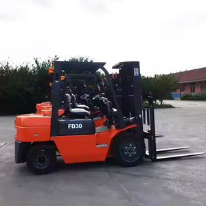 Carretilla elevadora diésel usada opcional con motor japonés, 1,5 toneladas a 7 toneladas, precio competitivo para Varios tamaños disponibles para la venta - Product Image 1