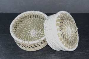 ที่รองแก้วหญ้าทะเลทอมือสีเขียวอ่อนสีขาวแทนชุด6ผลิตภัณฑ์ที่เป็นมิตรต่อสิ่งแวดล้อมทำจากเวียดนามขายส่ง - Product Image 6