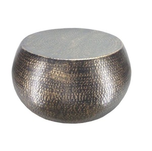 Table basse vintage en argent avec travail au marteau pour usage intérieur, exportateur en gros - Product Image 1