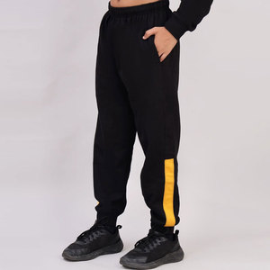 Chándal para niños Diseño inteligente y simple Conjunto de uso diario multiusos para el tiempo escolar y el atuendo de aventuras de fin de semana - Product Image 5