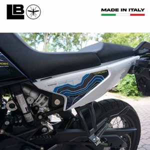 Adesivi 3D per Pannelli Laterali Moto Compatibili con Husqvarna Norden 901 2023, Accessori per Pannello Posteriore - Product Image 2