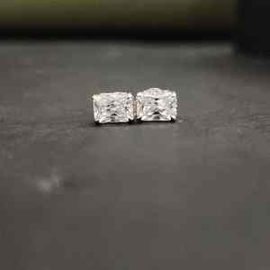 Pendientes Elegantes con Diamantes de Corte Radiante, Oro Sólido de 18 Quilates, Certificados por IGI, para Fiestas y Aniversarios - Product Image 2