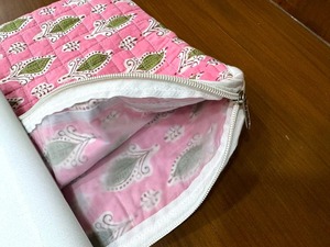 Housse pour ordinateur portable 15 pouces rose fait à la main, imprimé floral vintage, imperméable et légère pour un usage quotidien au bureau - Product Image 4