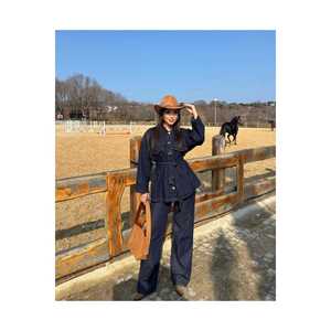 Abito in Denim da donna con Design unico - Product Image 1
