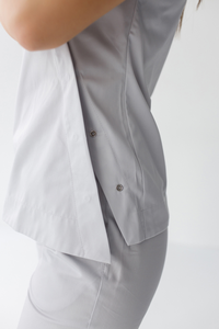 Uniformes Médicos Personalizados al por Mayor con Logotipo para Enfermería, Hospital, Doctor, Odontología, SPA, Esteticista, Traje Médico Gris para Mujer - Product Image 3