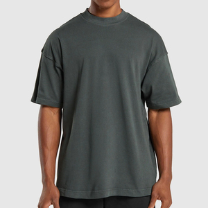 Mejore su estilo de verano Nuestras camisetas de gran tamaño de lujo para hombres 300 GSM 100% algodón de alta calidad con estilo para cada ocasión - Product Image 2