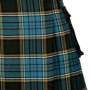 Kilt Tradicional Escocés Unisex de Alta Calidad, Transpirable, con Diseño de Logotipo Personalizado y Color a Elección - Product Image 4